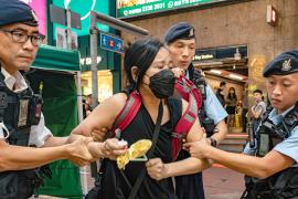Серия арестов прокатилась по Гонконгу в годовщину убийств студентов на площади Тяньаньмэнь