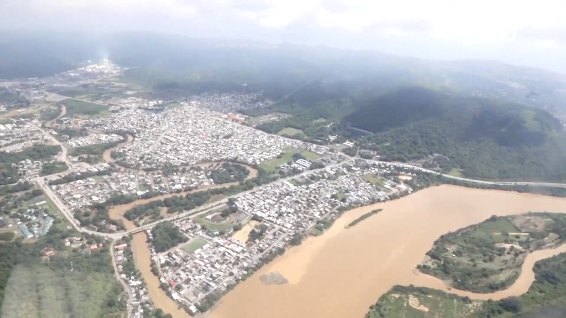 Кадры с дрона: сильное наводнение в Эквадоре
