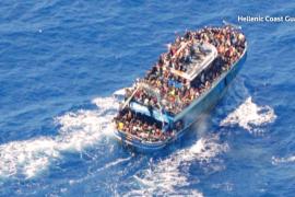 Самая смертоносная катастрофа: у берегов Греции ищут погибших мигрантов