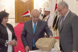 Италия вернула Ираку каменную табличку возрастом почти 3000 лет