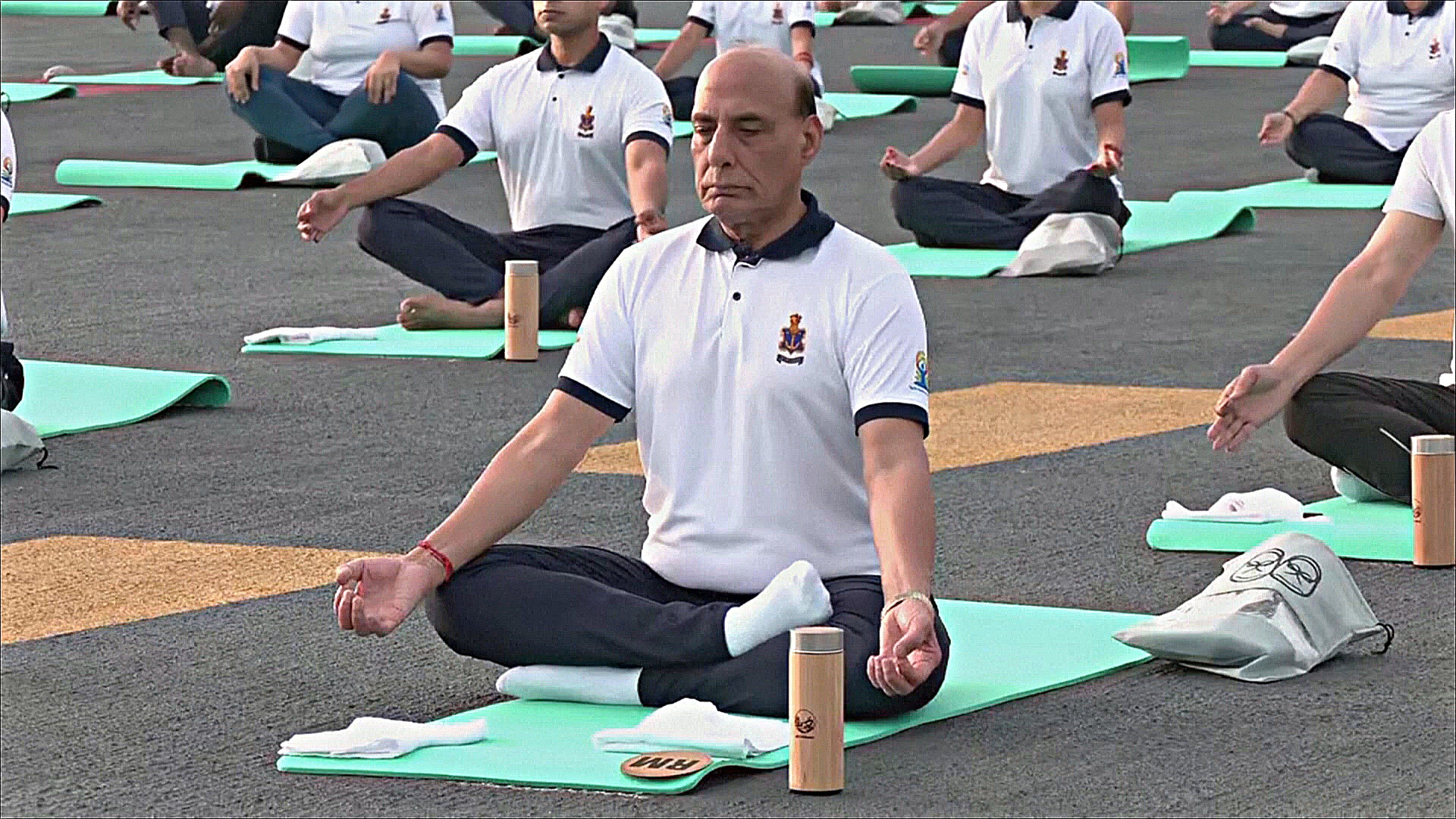 Международный день йоги отметили тысячи людей по всему миру