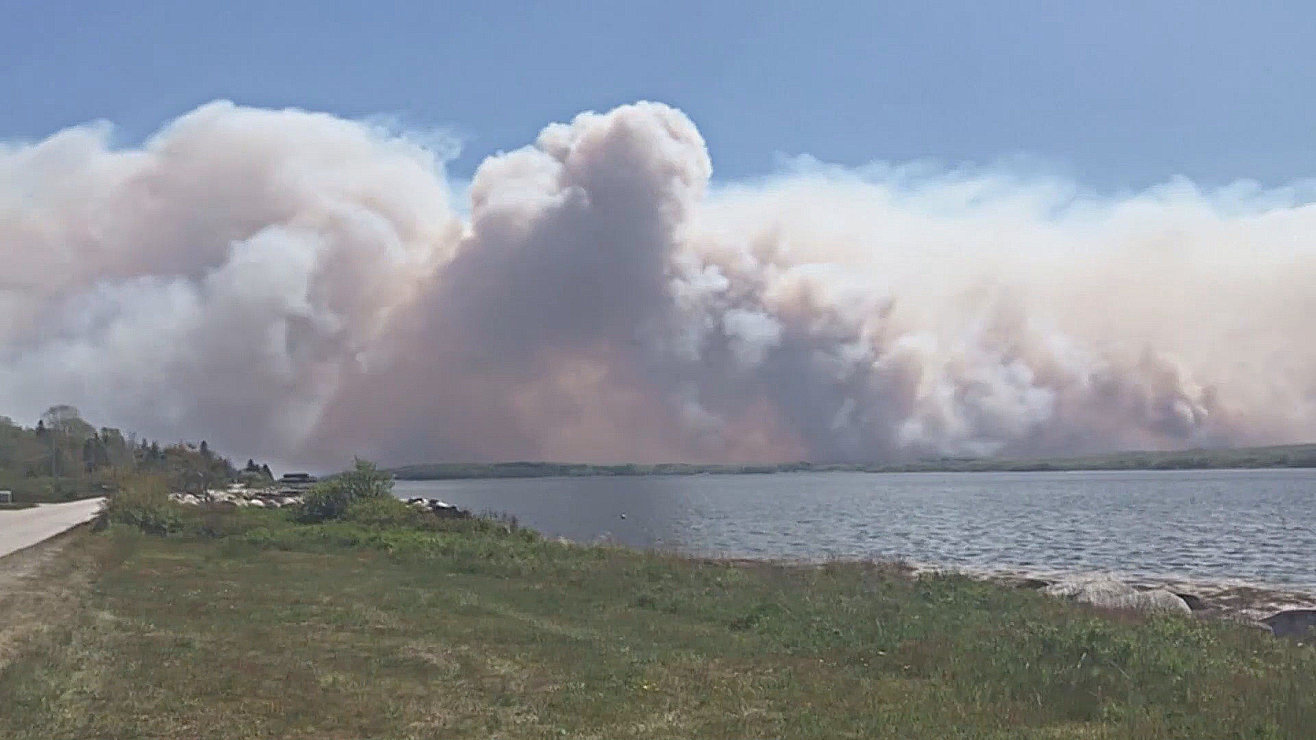 Дым от лесных пожаров в Канаде пересёк Атлантику и достиг Испании
