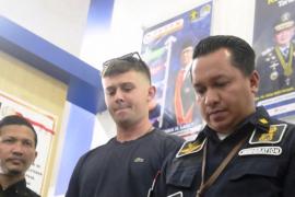 Из Индонезии депортируют туриста, который покалечил рыбака