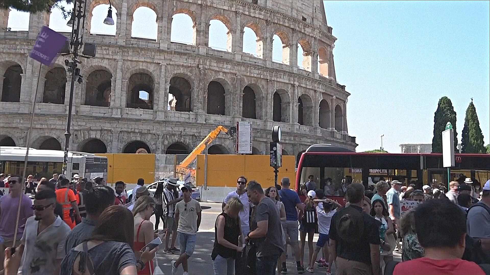 Жители Рима не рады наплыву туристов