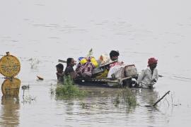Более 70 человек погибли на севере Индии во время муссонных дождей