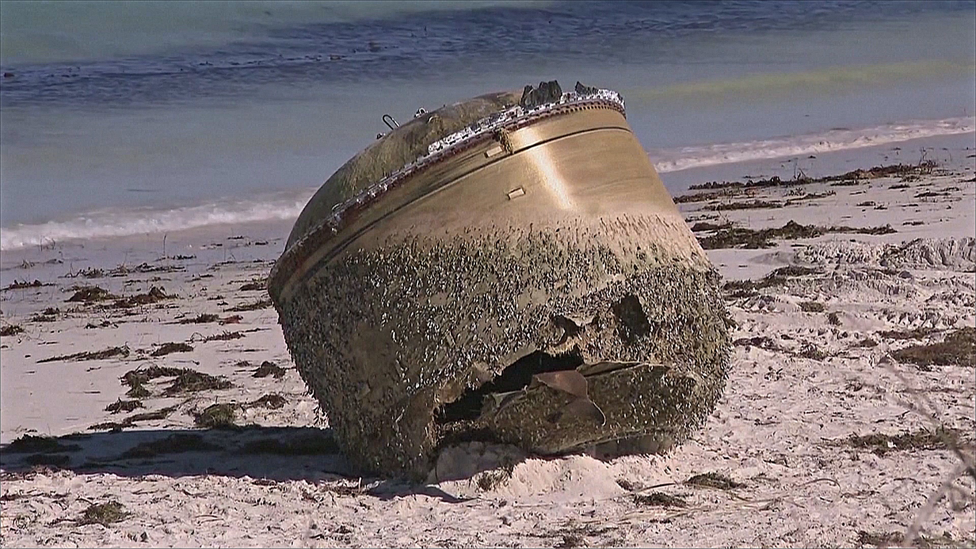 Загадочный объект нашли на пляже в Западной Австралии