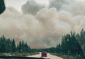 Сотни лесных пожаров продолжают гореть в Канаде