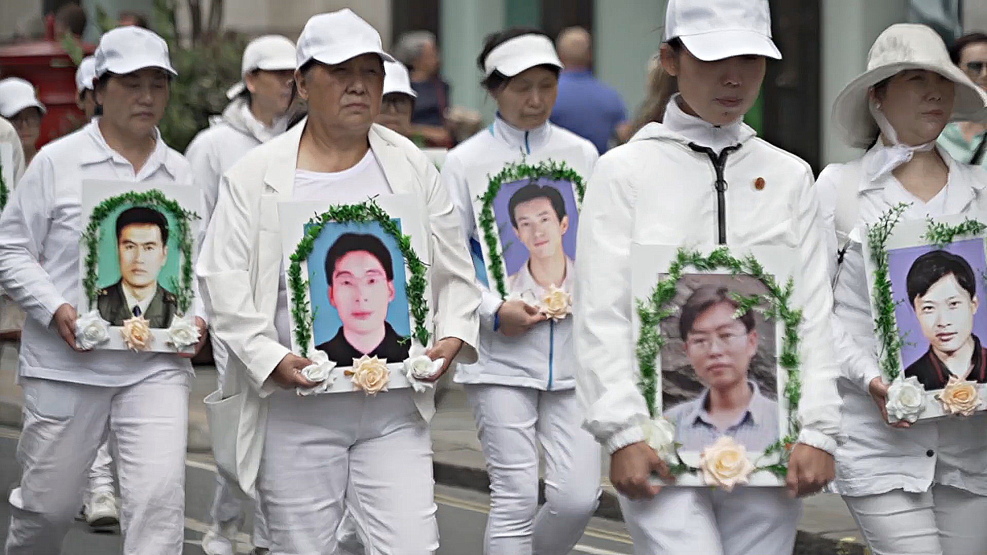 Парады Фалуньгун прошли в разных странах в 24-ю годовщину начала репрессий