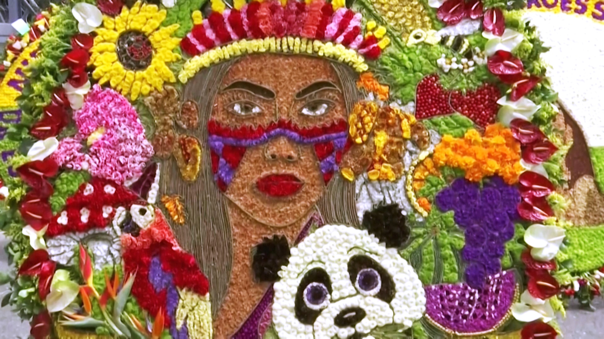 Цветочное искусство: красочный парад «Сильетерос» прошёл в Колумбии