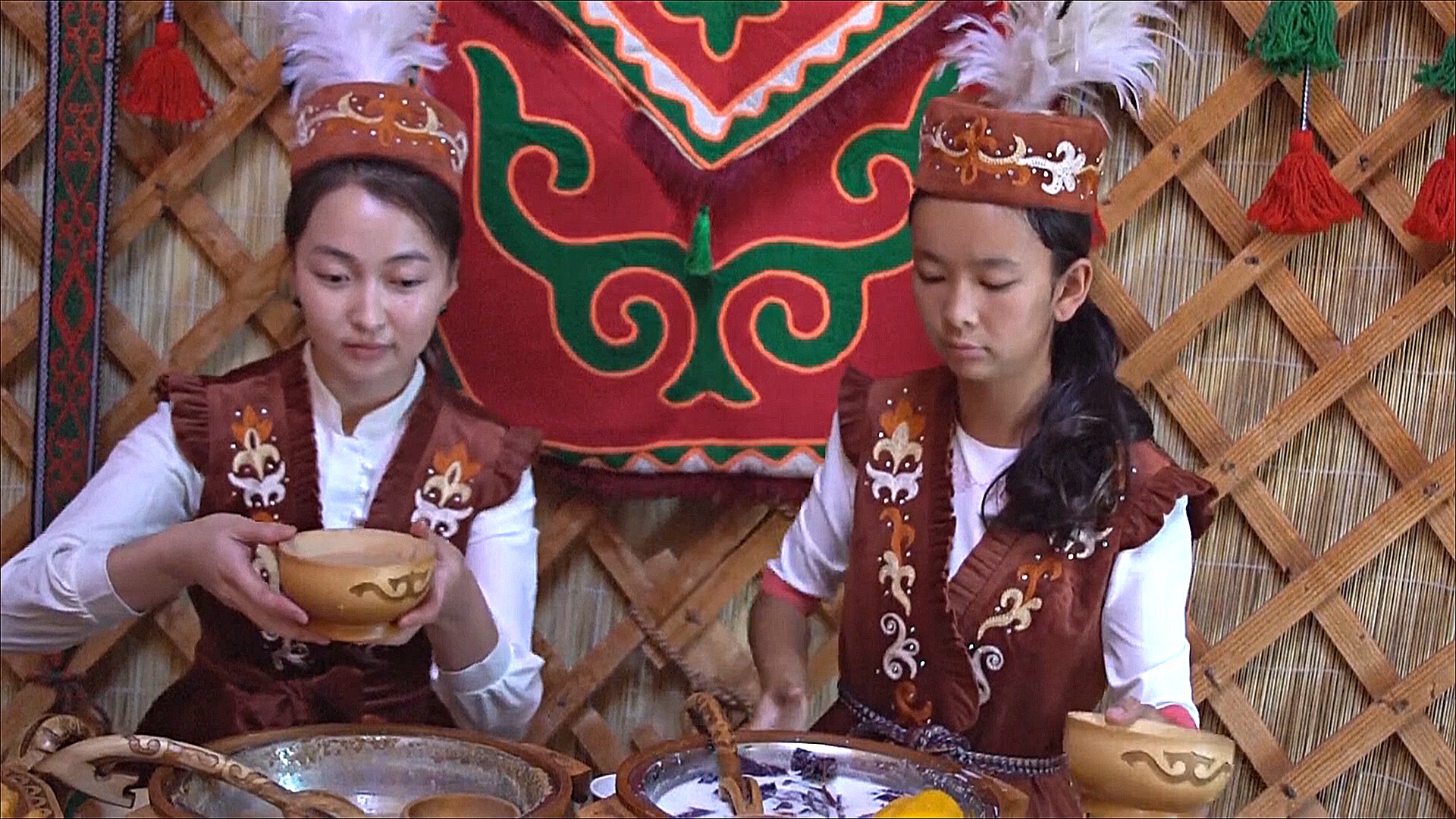 Фестиваль кумыса проходит среди кыргызских гор