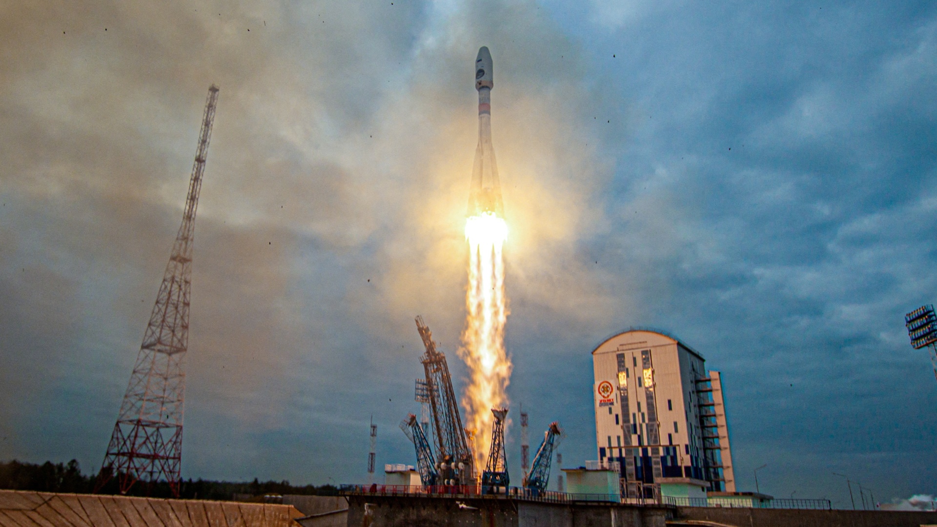 Российский аппарат «Луна-25» разбился о лунную поверхность