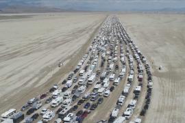 Утонули в грязи: фестиваль Burning Man в США сорвала плохая погода