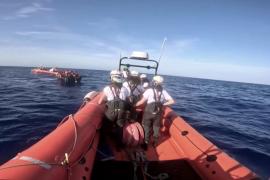 Почти 500 мигрантов за один день спасли в Средиземном море с нескольких лодок
