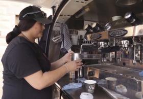 Мобильная кофейня помогает бездомным в Австралии начать новую жизнь