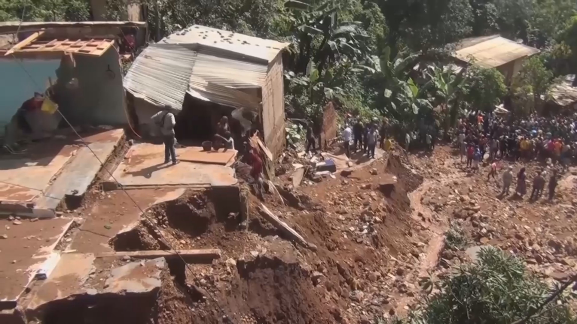 Наводнение в столице Камеруна: десятки погибших