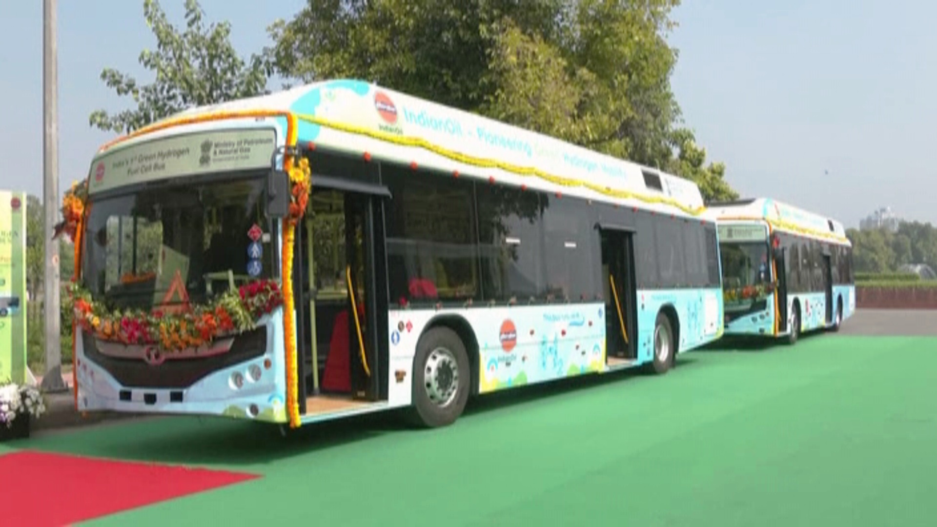 В Индии впервые запустили автобусы на водороде