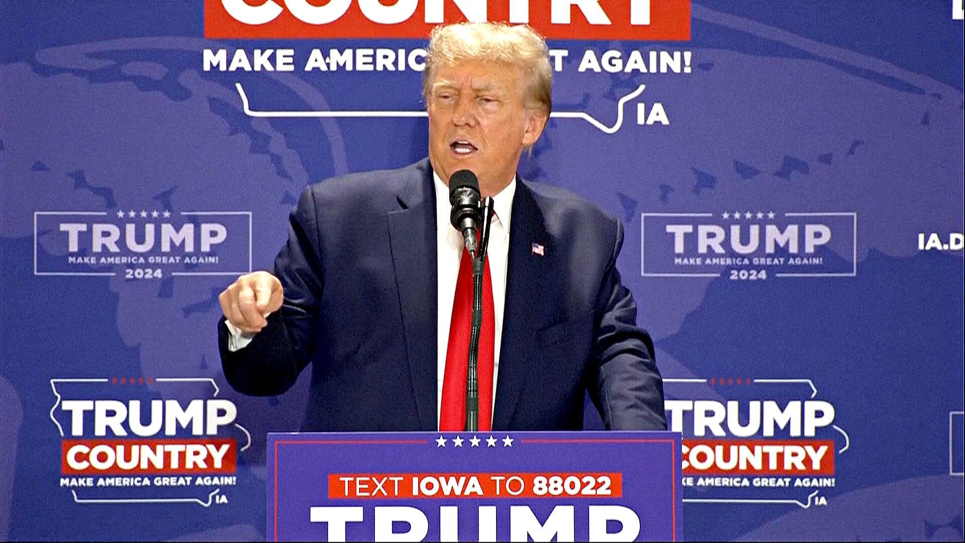 Суд запретил Дональду Трампу критиковать прокуроров, судей и свидетелей Суд запретил Дональду Трампу критиковать прокуроров, судей и свидетелей