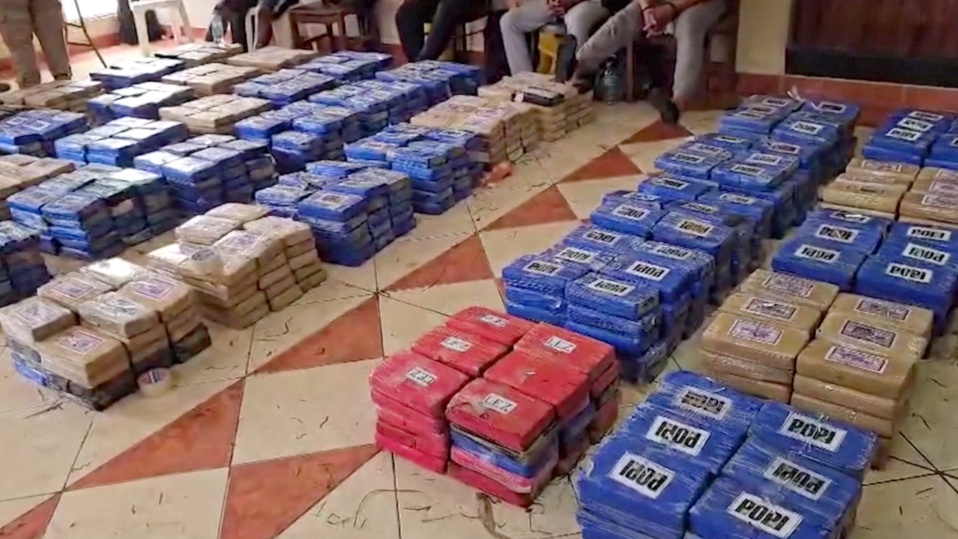 В Перу и Парагвае конфисковали более 6 тонн наркотиков, которые везли в Европу и США