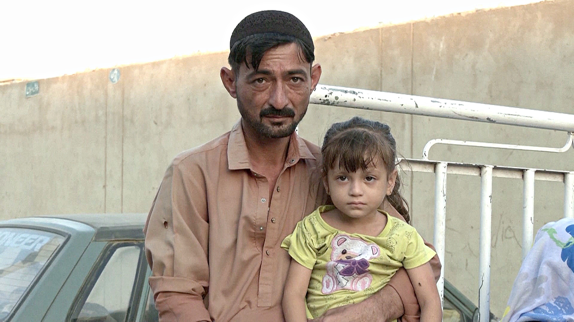 Пакистан объявил, что вышлет всех нелегальных афганских беженцев