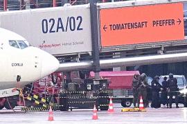Аэропорт Гамбурга снова открыт после ареста мужчины, захватившего в заложники свою дочь