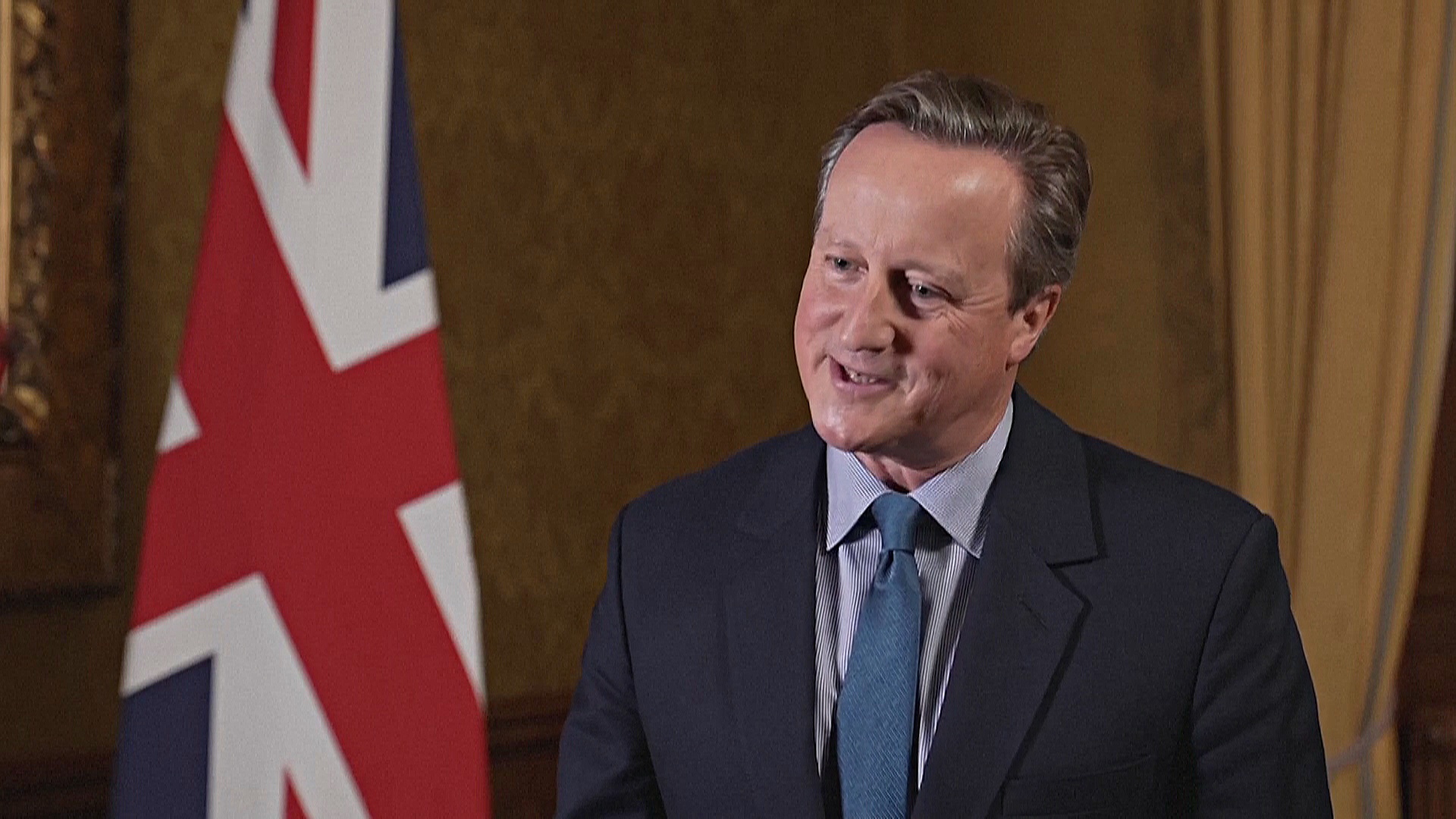 Экс-премьер Дэвид Кэмерон снова стал министром, но не главным