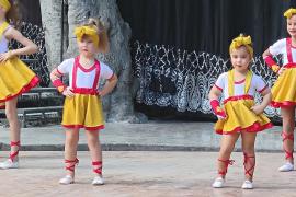 Кубинцы отдают детей на традиционные танцы, несмотря на кризис