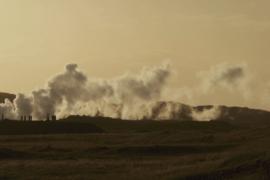 Исландскому городу угрожает извержение вулкана