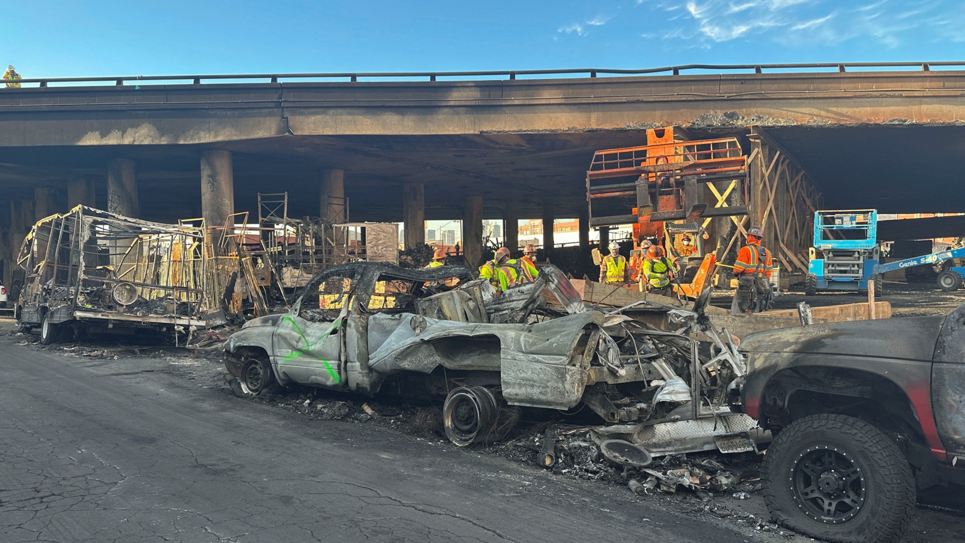 Чиновники: причиной масштабного пожара на автостраде в Лос-Анджелесе был поджог