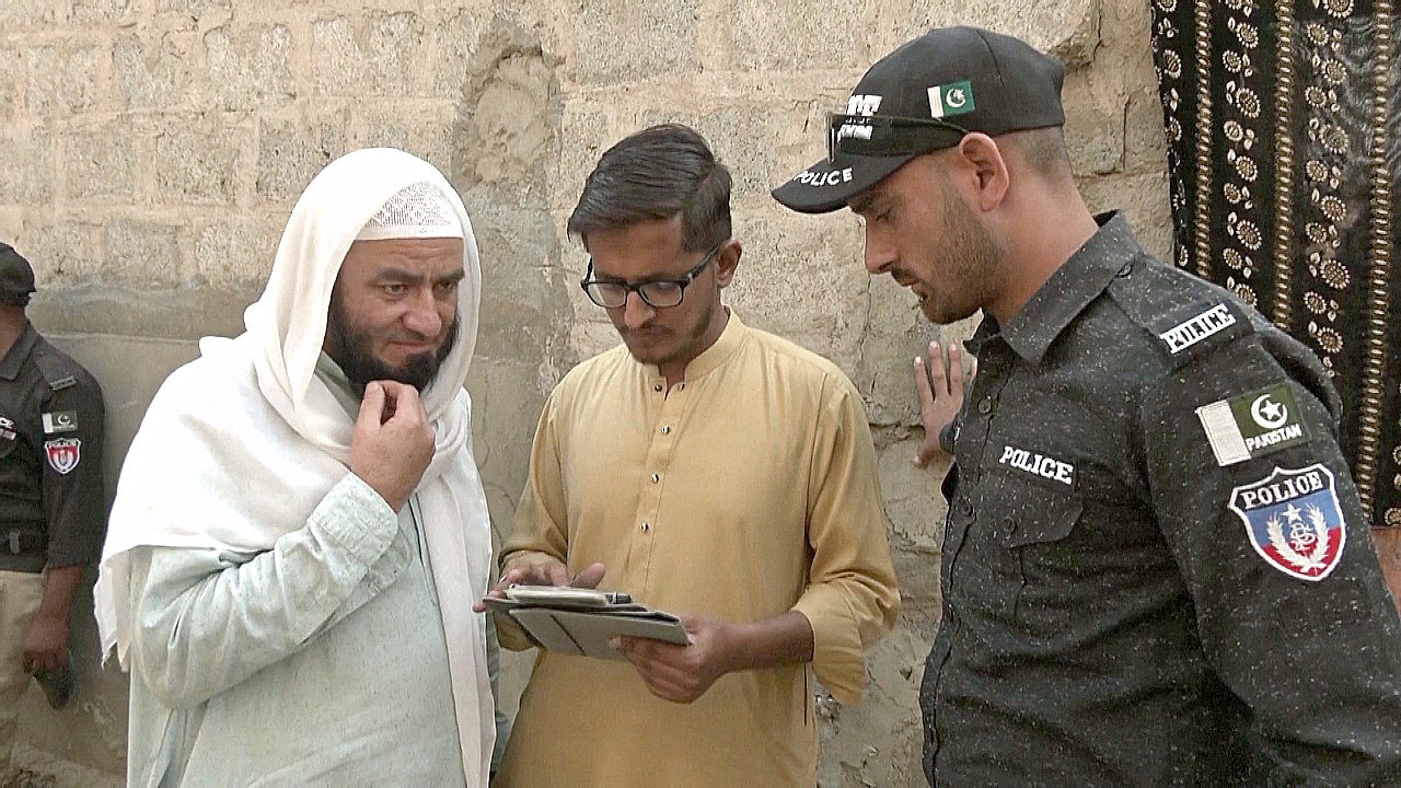 Рейды в поисках афганцев без документов продолжаются в Пакистане