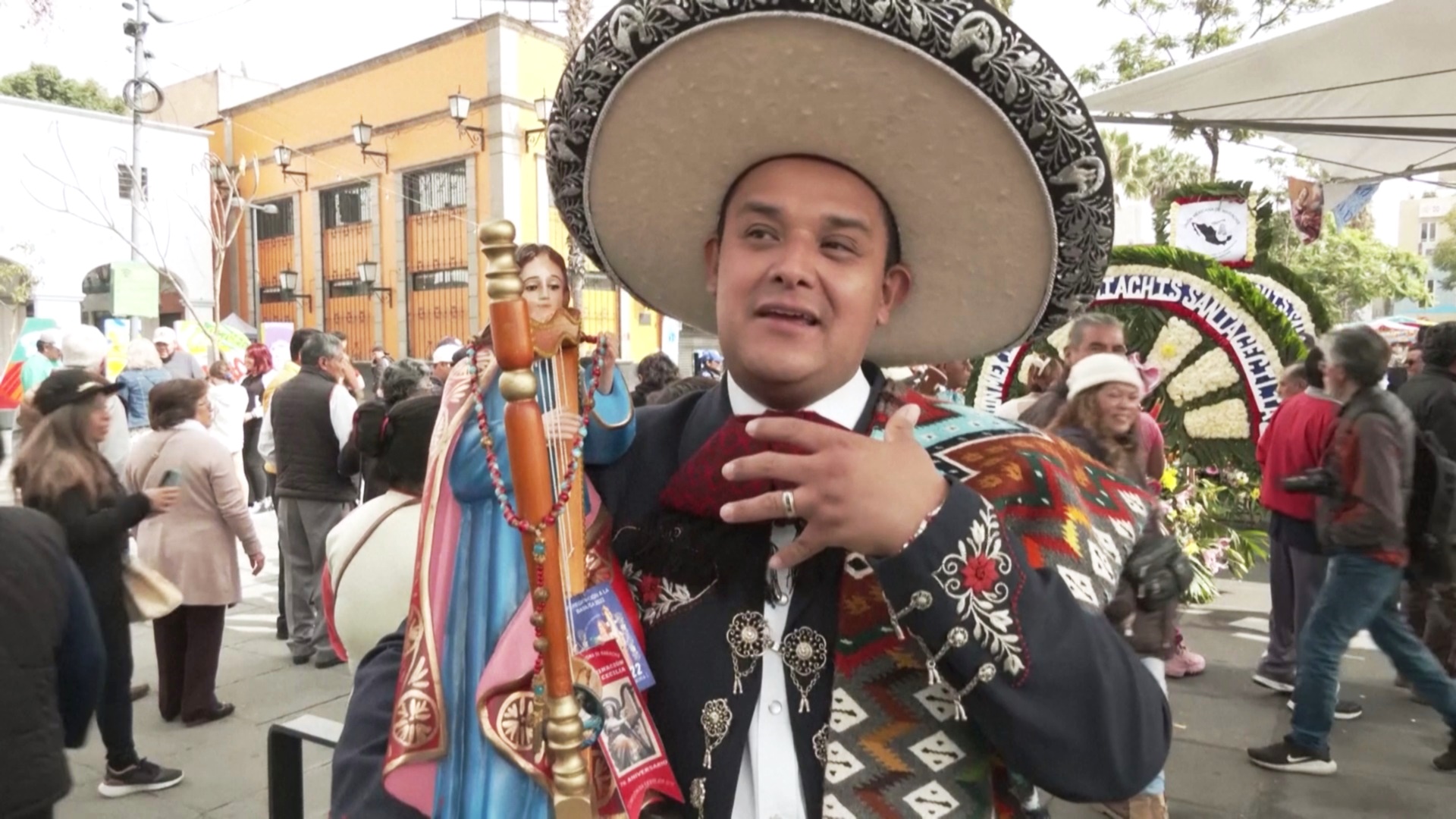 Парад и концерты: мексиканские мариачи отмечают день своей покровительницы