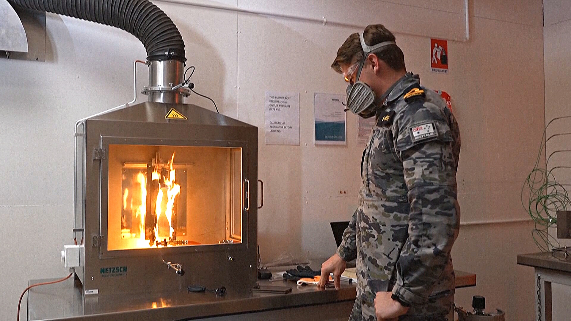 В пожарной лаборатории в Австралии разрабатывают эффективные огнестойкие материалы
