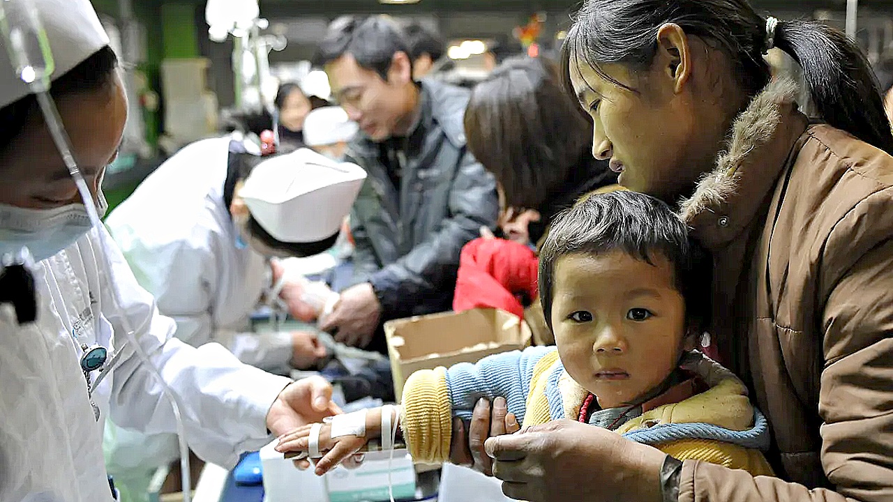 Дети с загадочной пневмонией заполняют китайские больницы