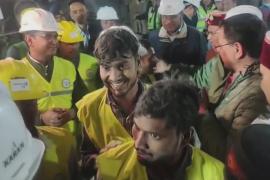 Их спасли: в Индии из рухнувшего туннеля наконец-то вызволили более 40 строителей
