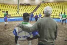 Канарская борьба даёт надежду остаться в Испании 13-летнему мигранту