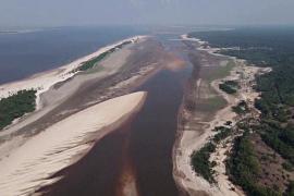 Рекордная засуха заставляет Амазонку и её притоки испаряться