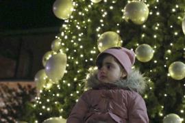 Ярмарки и наряженные ёлки: в Европе готовятся к Рождеству