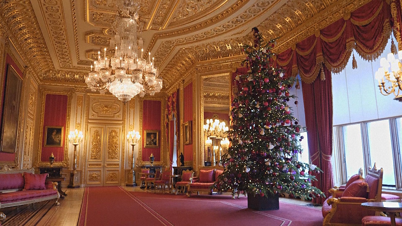 Богато украшенный к Рождеству Виндзорский замок открылся для туристов