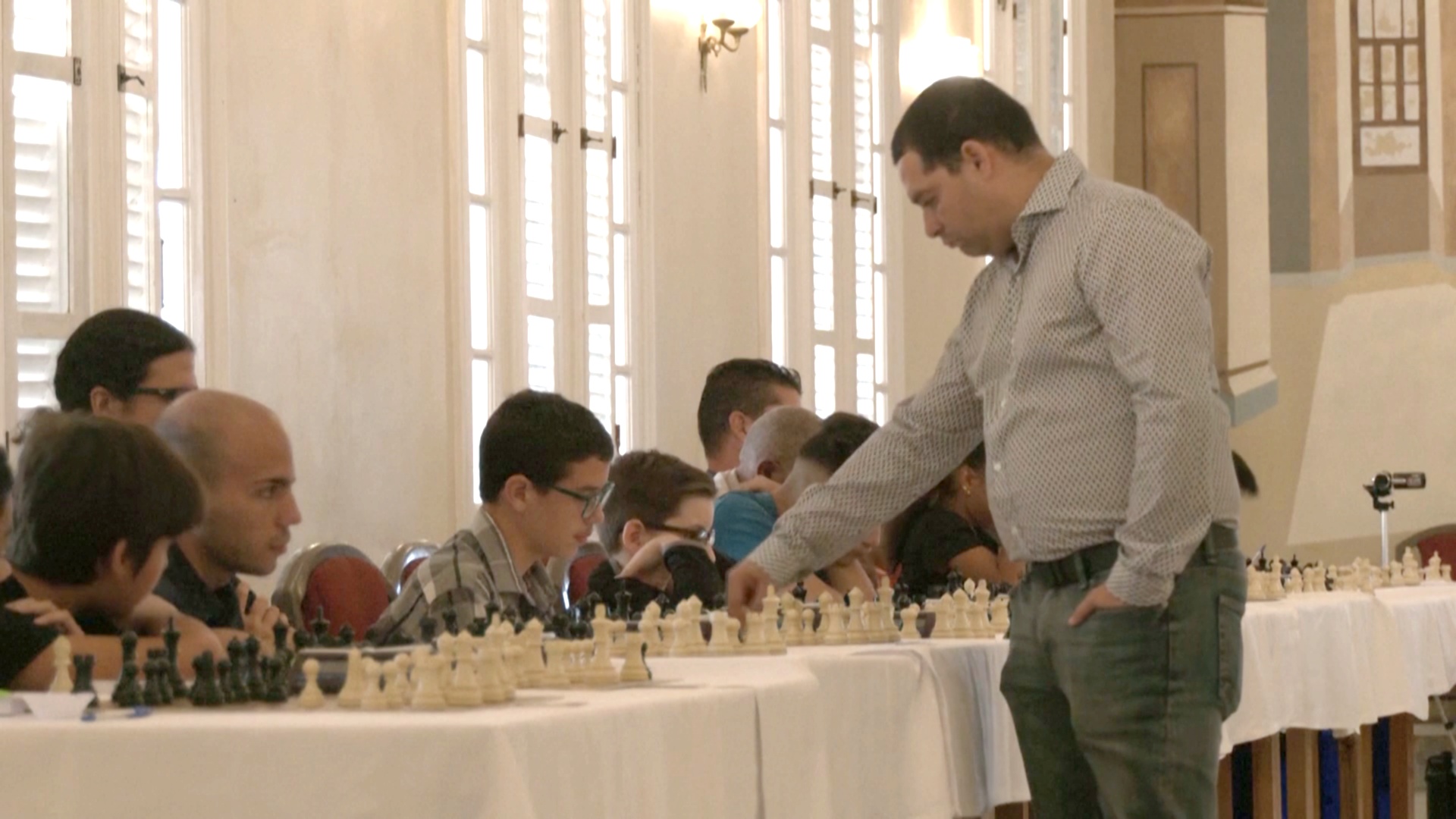 Кубинский гроссмейстер побил рекорд страны, сыграв 32 матча одновременно