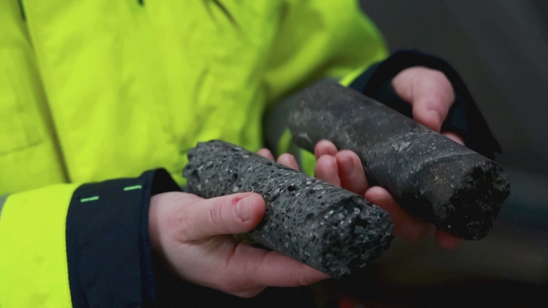 Исландский стартап превращает углекислый газ в каменную породу