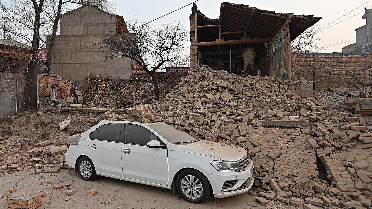 Землетрясение в Китае силой 6,2 балла: погибло не менее 111 человек