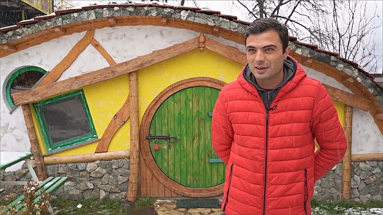 Отель хоббитов в Армении привлекает туристов со всего мира