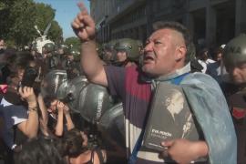 Аргентинцы вышли с протестом против экономических реформ Хавьера Милея