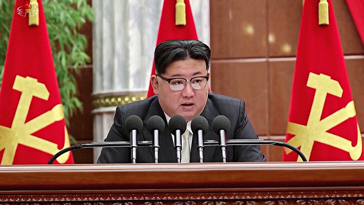 Ким Чен Ын приказал армии и промышленному сектору готовиться к войне