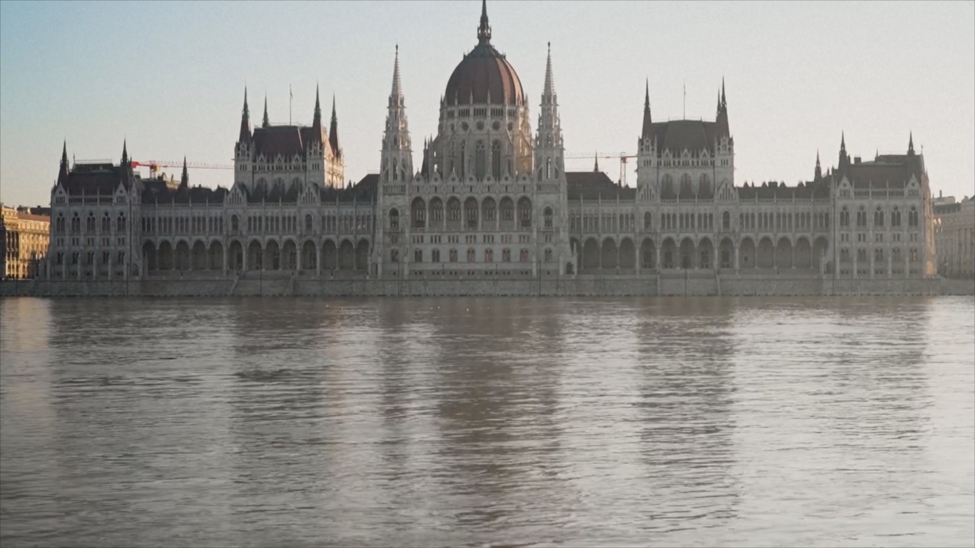 Такого не видели много лет: в Будапеште сильно разлился Дунай