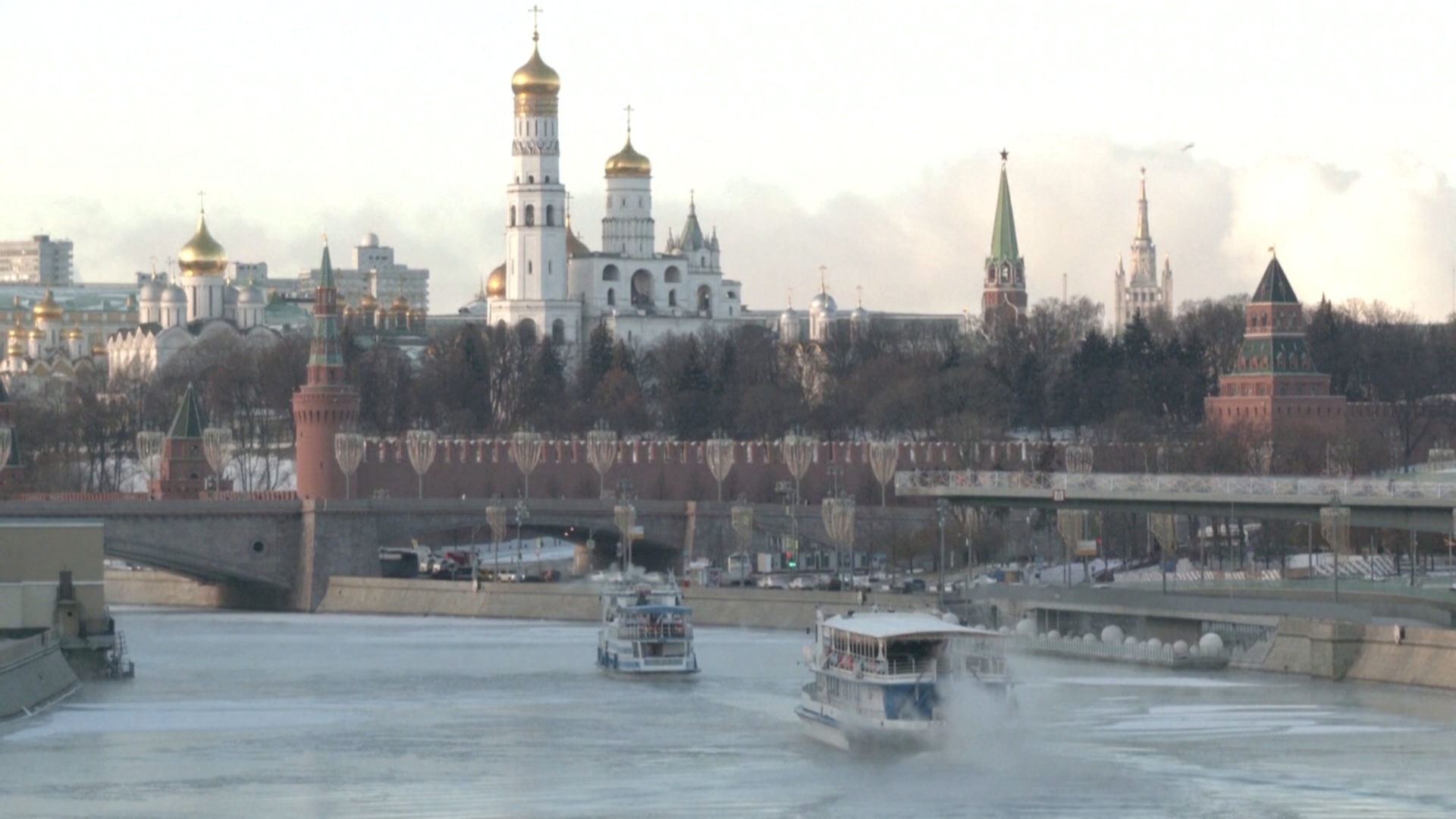 Экстремальные морозы сковали Москву