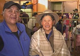 Церковь в Боливии устроила праздник для сотен бездомных