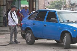 Кубинцы спешат заправиться перед резким скачком цен на топливо