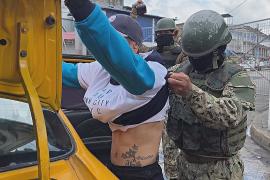 Кризис в Эквадоре: на базаре больше солдат, чем покупателей
