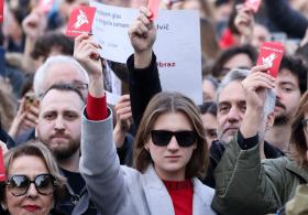 Тысячи сербов снова протестуют против результатов выборов