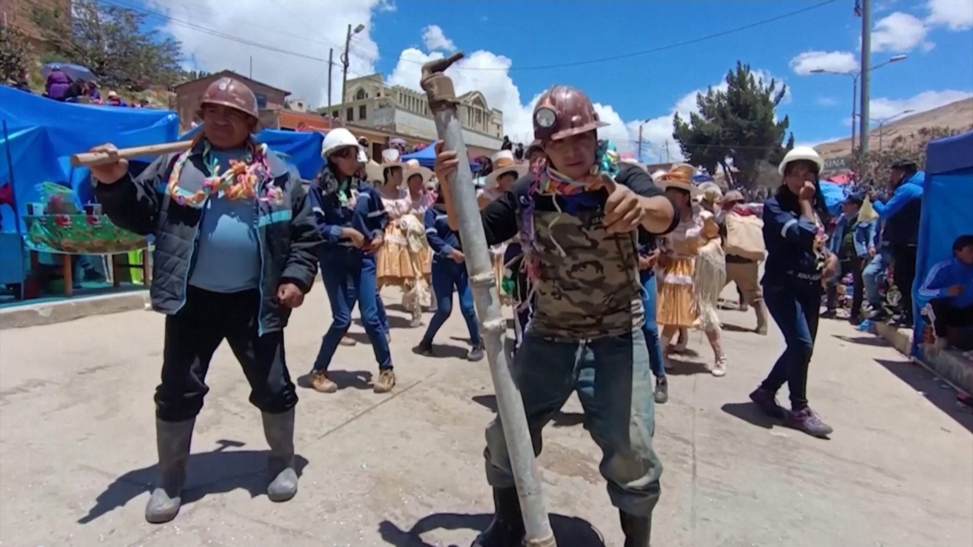 Боливийские шахтёры устроили собственный карнавал
